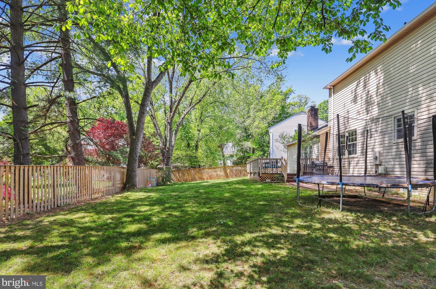 7601 Woodstown Dr, Springfield VA  22153-3532 exterior