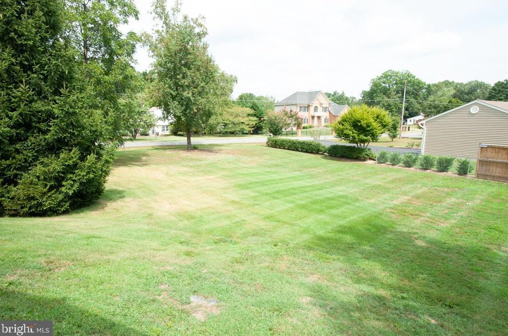 6331 Colette Dr, Alexandria VA 22315-3505 exterior