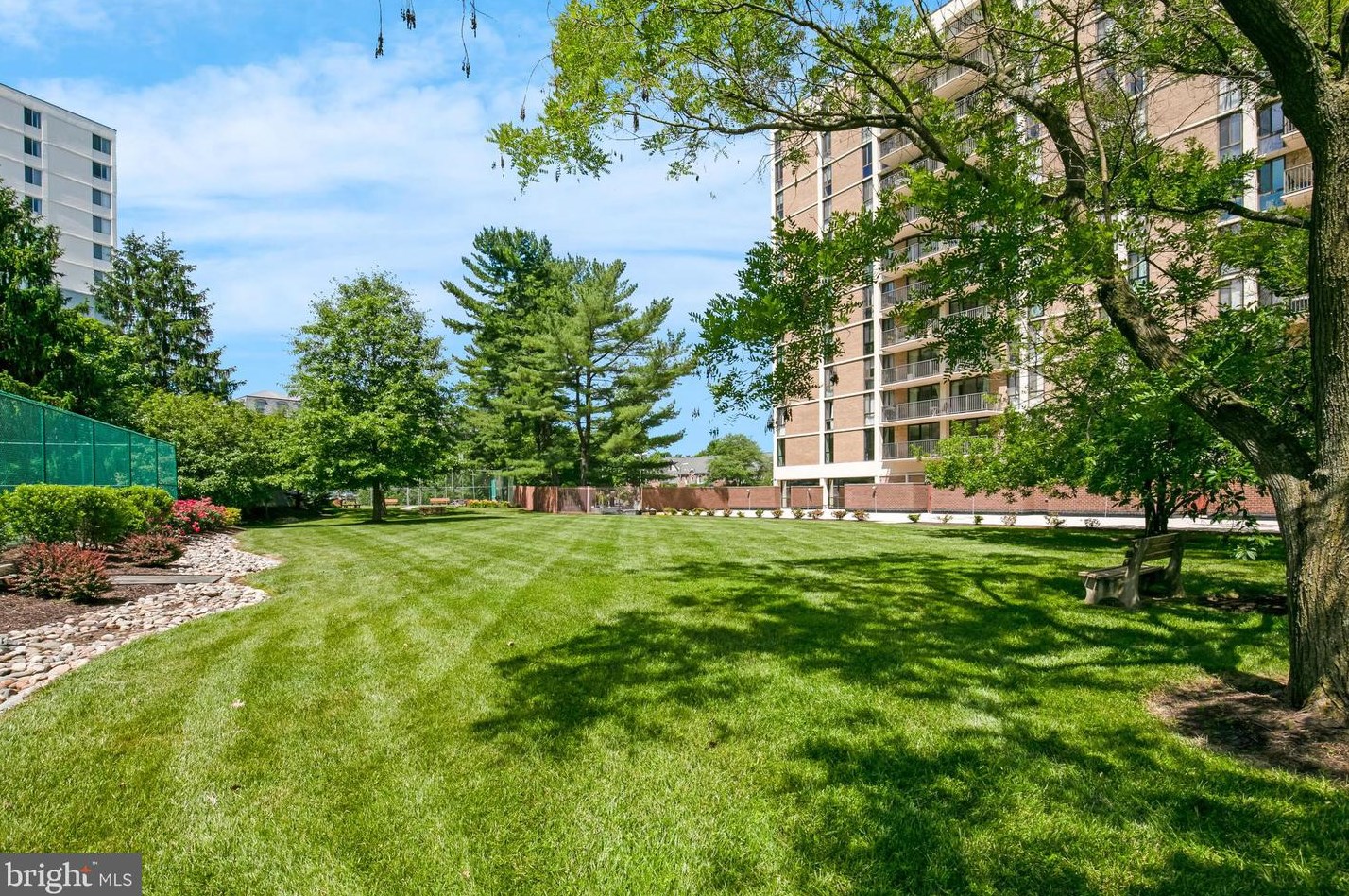 6800 Fleetwood Rd, Mc Lean VA  22101-3604 exterior