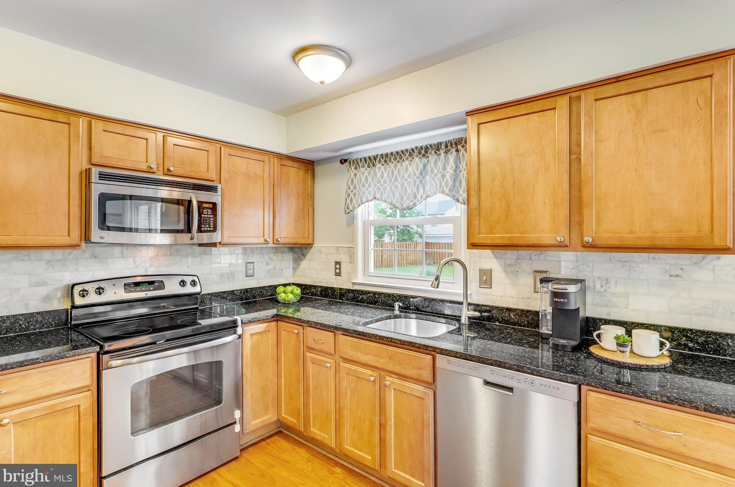 4350 Majestic Ln, Fairfax VA  22033-3502 exterior