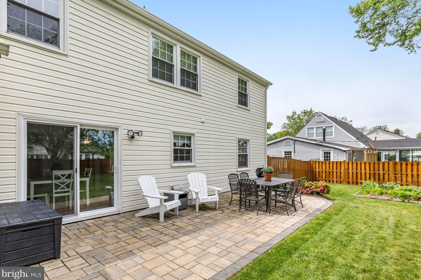 4350 Majestic Ln, Fairfax VA  22033-3502 exterior