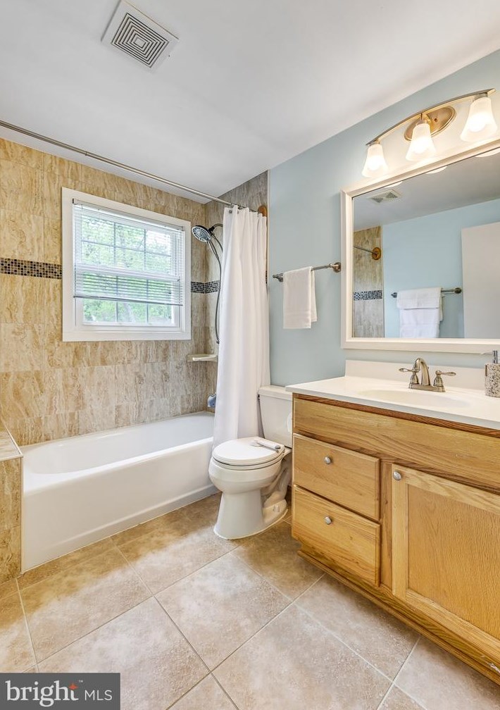 4350 Majestic Ln, Fairfax VA  22033-3502 exterior