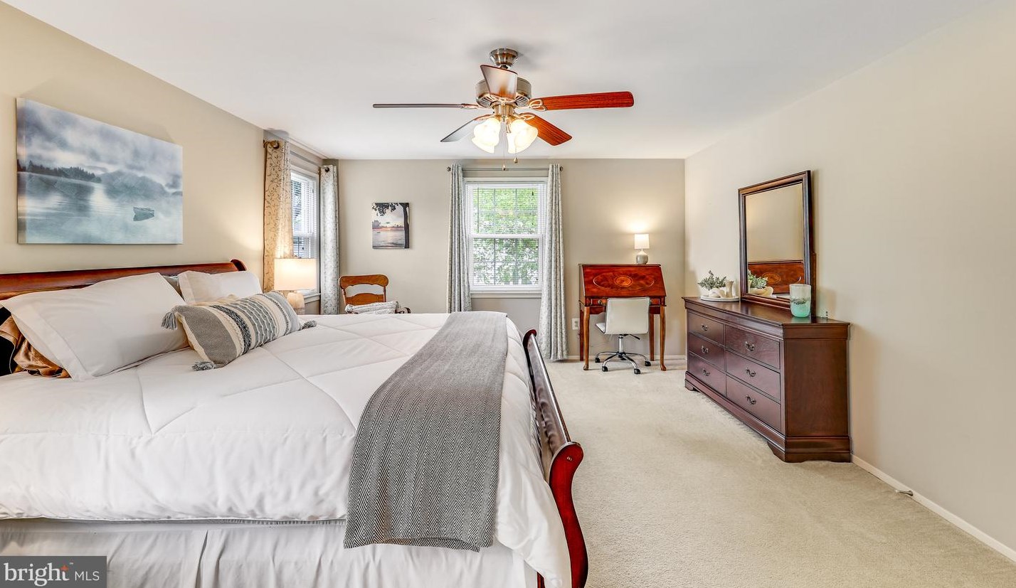 4350 Majestic Ln, Fairfax VA  22033-3502 exterior