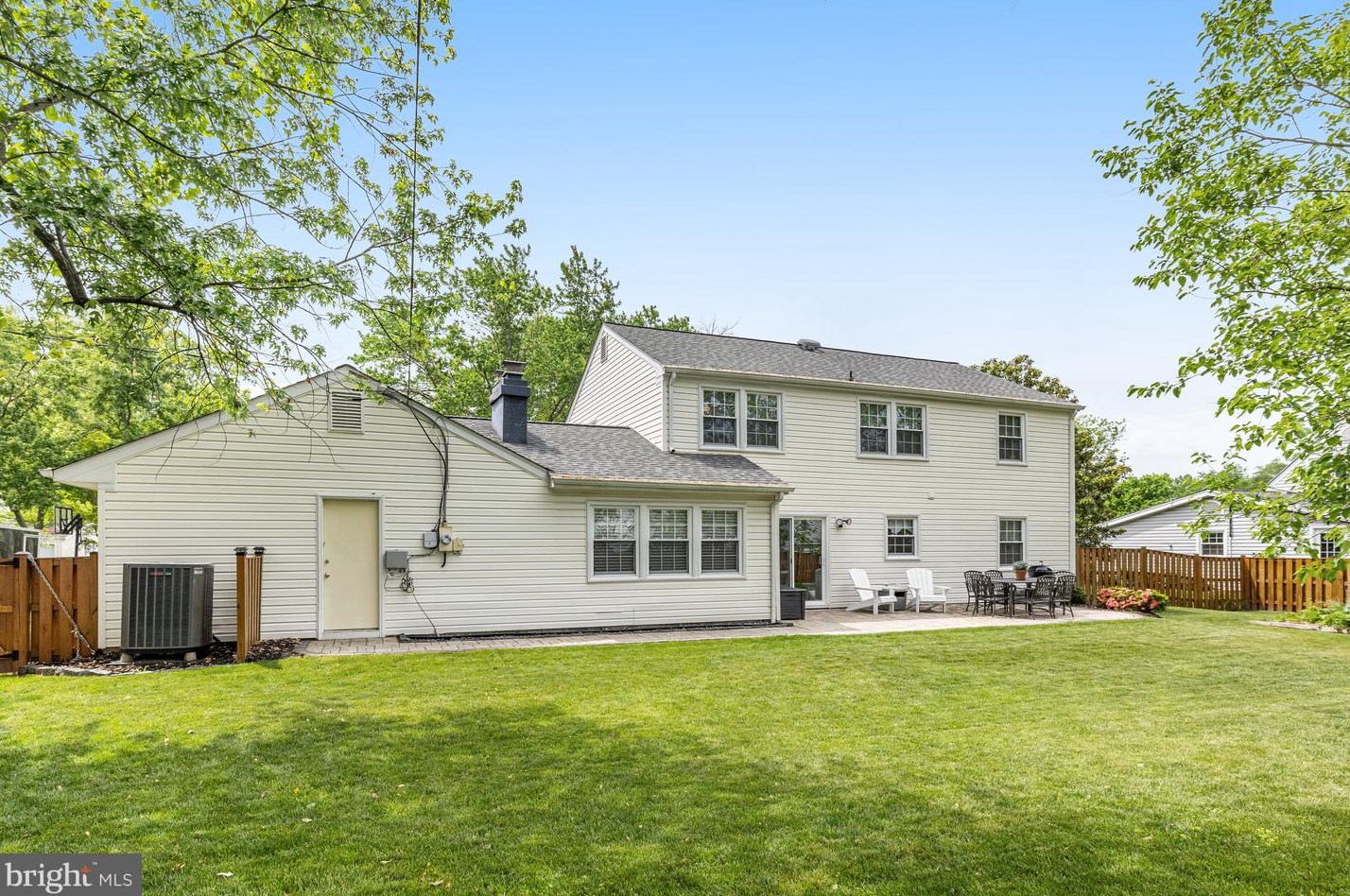 4350 Majestic Ln, Fairfax VA  22033-3502 exterior