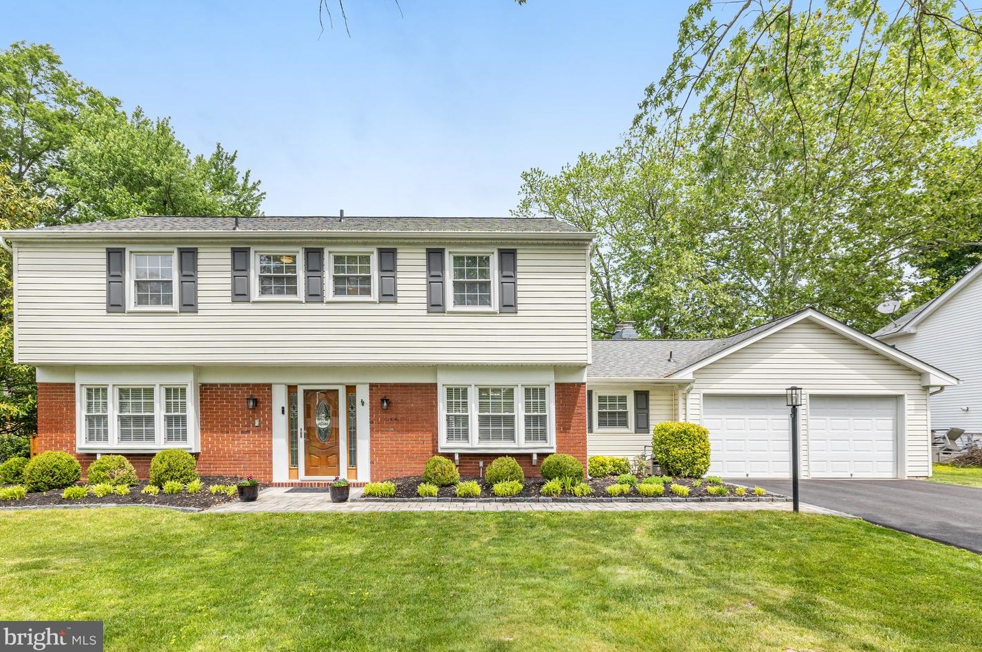 4350 Majestic Ln, Fairfax VA  22033-3502 exterior