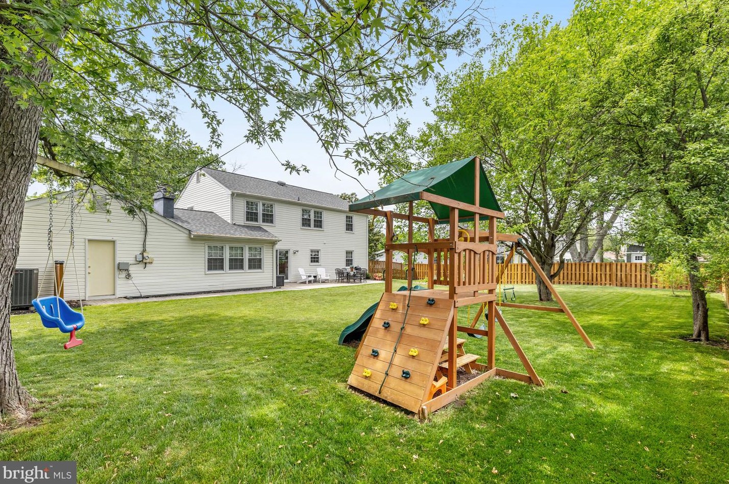 4350 Majestic Ln, Fairfax VA  22033-3502 exterior