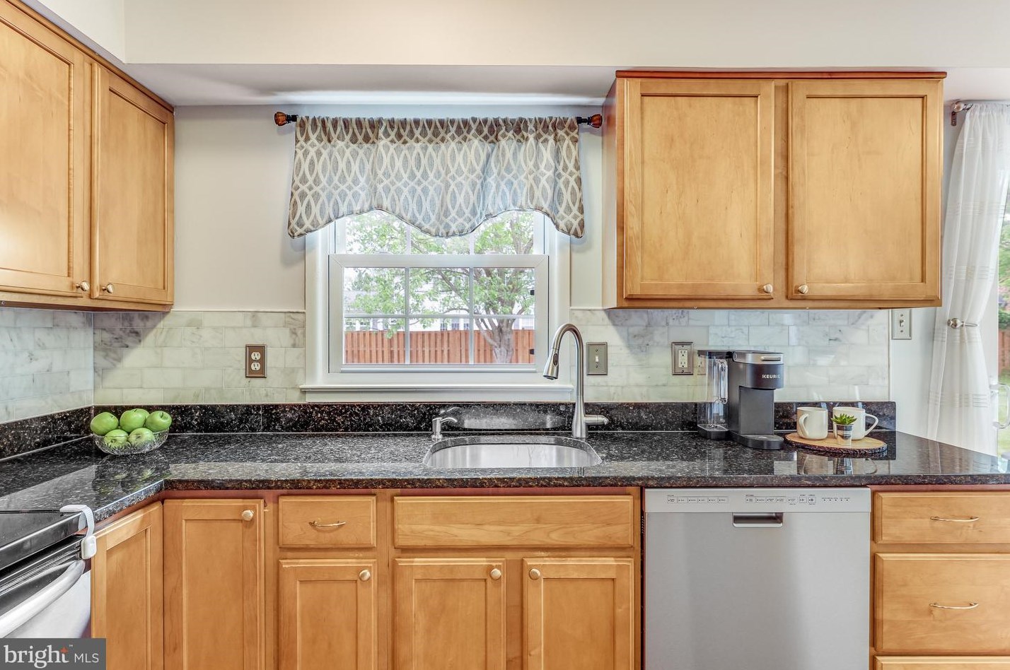 4350 Majestic Ln, Fairfax VA  22033-3502 exterior