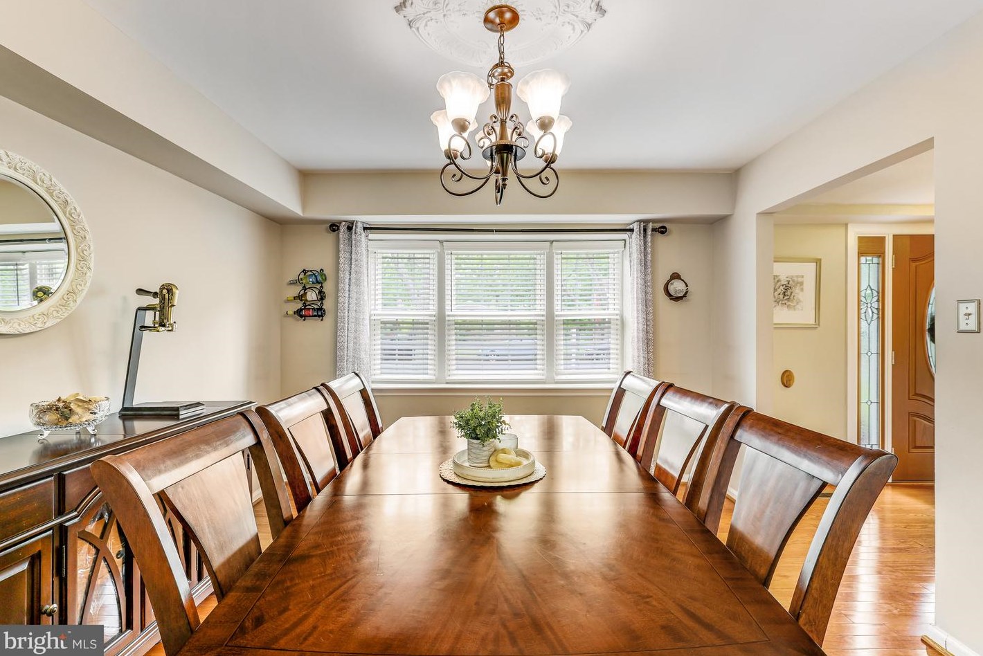 4350 Majestic Ln, Fairfax VA  22033-3502 exterior