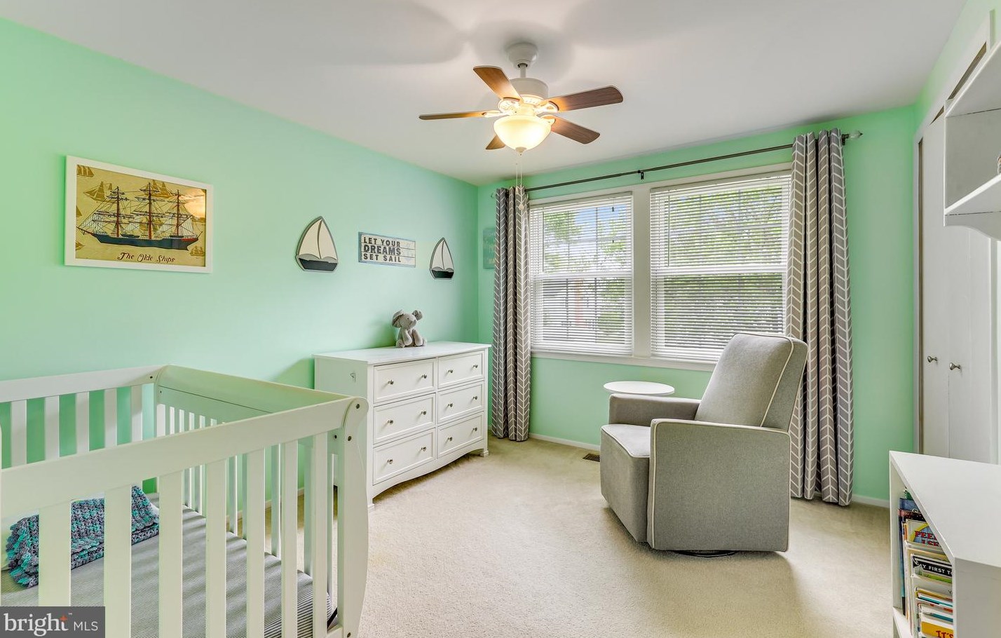 4350 Majestic Ln, Fairfax VA  22033-3502 exterior