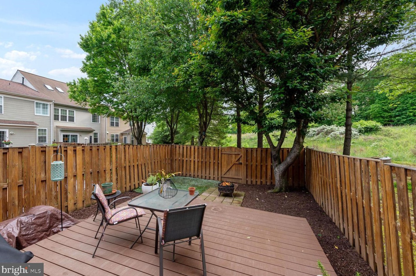 6206 Littlethorpe Ln, Alexandria VA 22315-3700 exterior