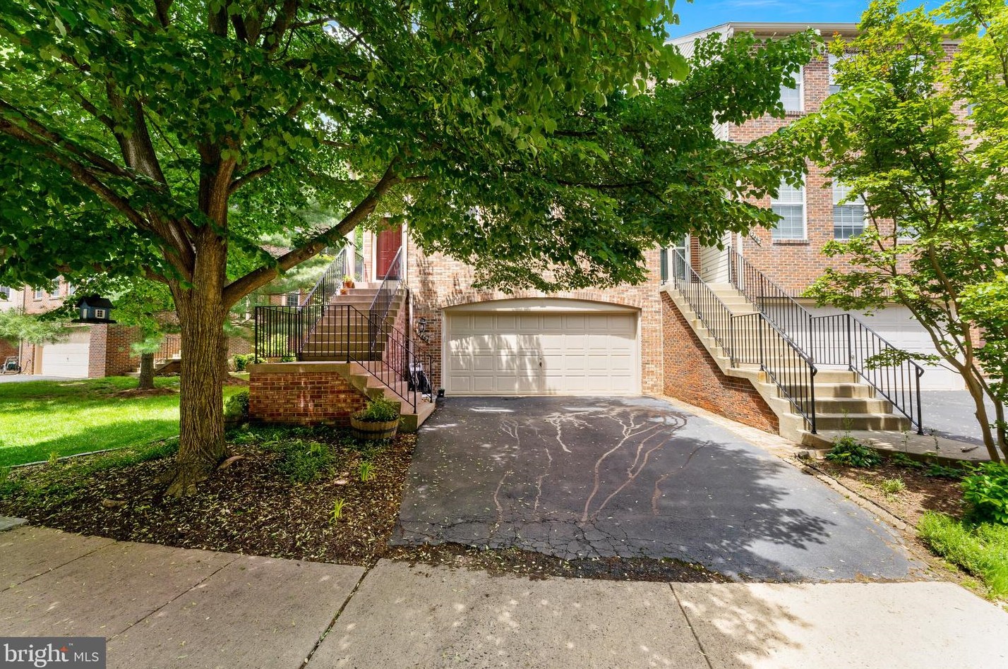 12464 Casbeer Dr, Fairfax VA  22033-4387 exterior