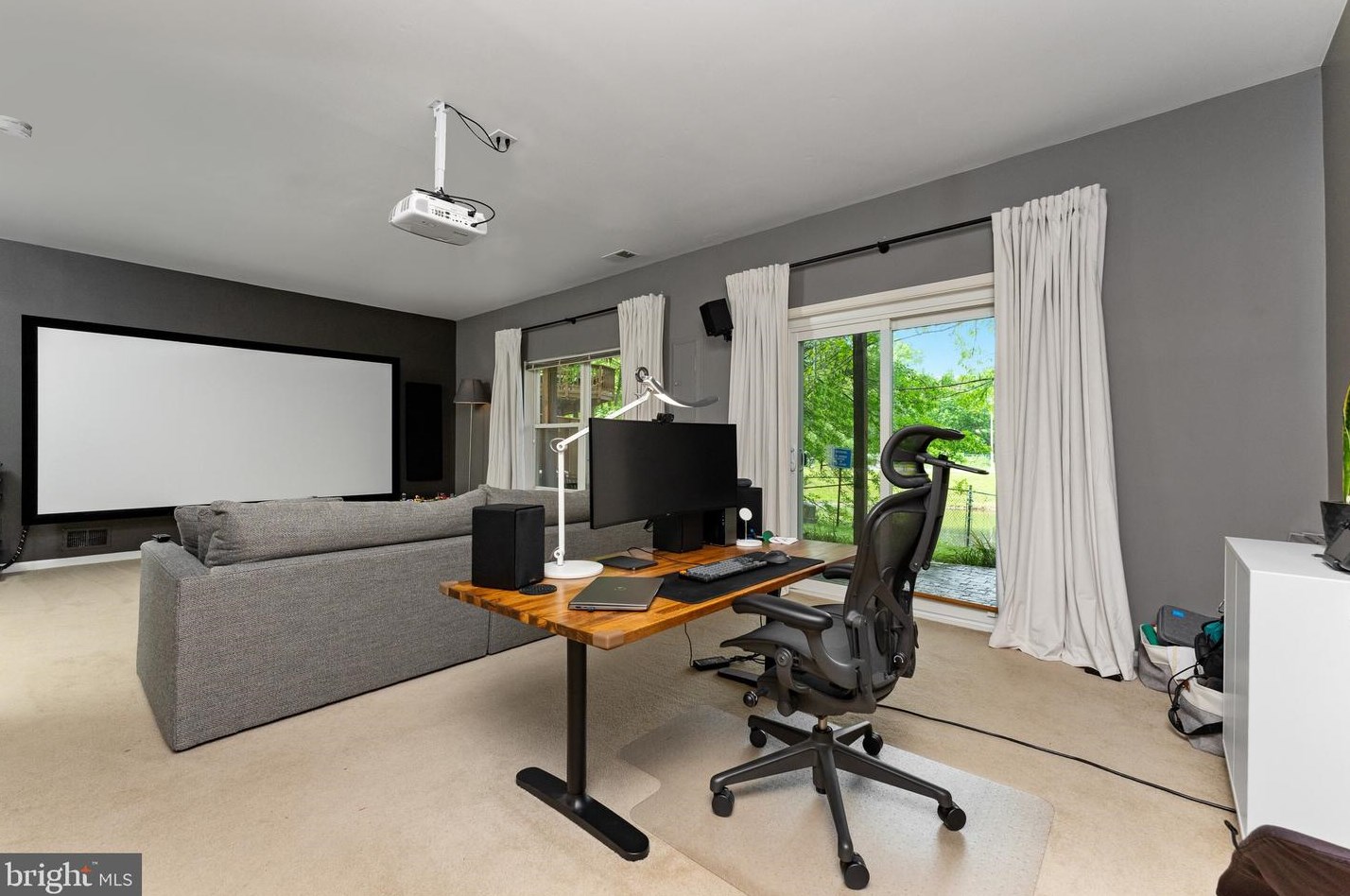 12464 Casbeer Dr, Fairfax VA  22033-4387 exterior