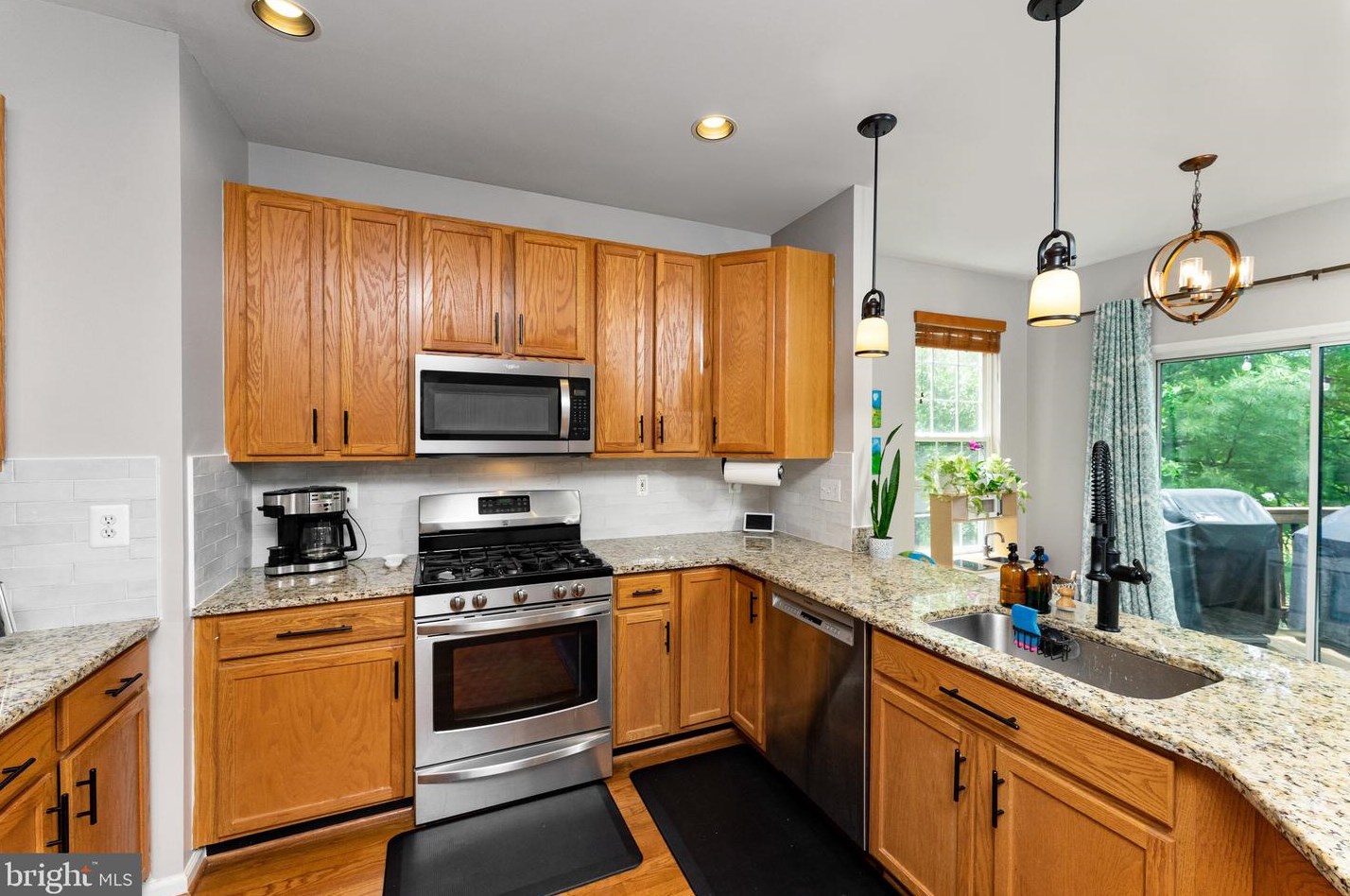 12464 Casbeer Dr, Fairfax VA  22033-4387 exterior