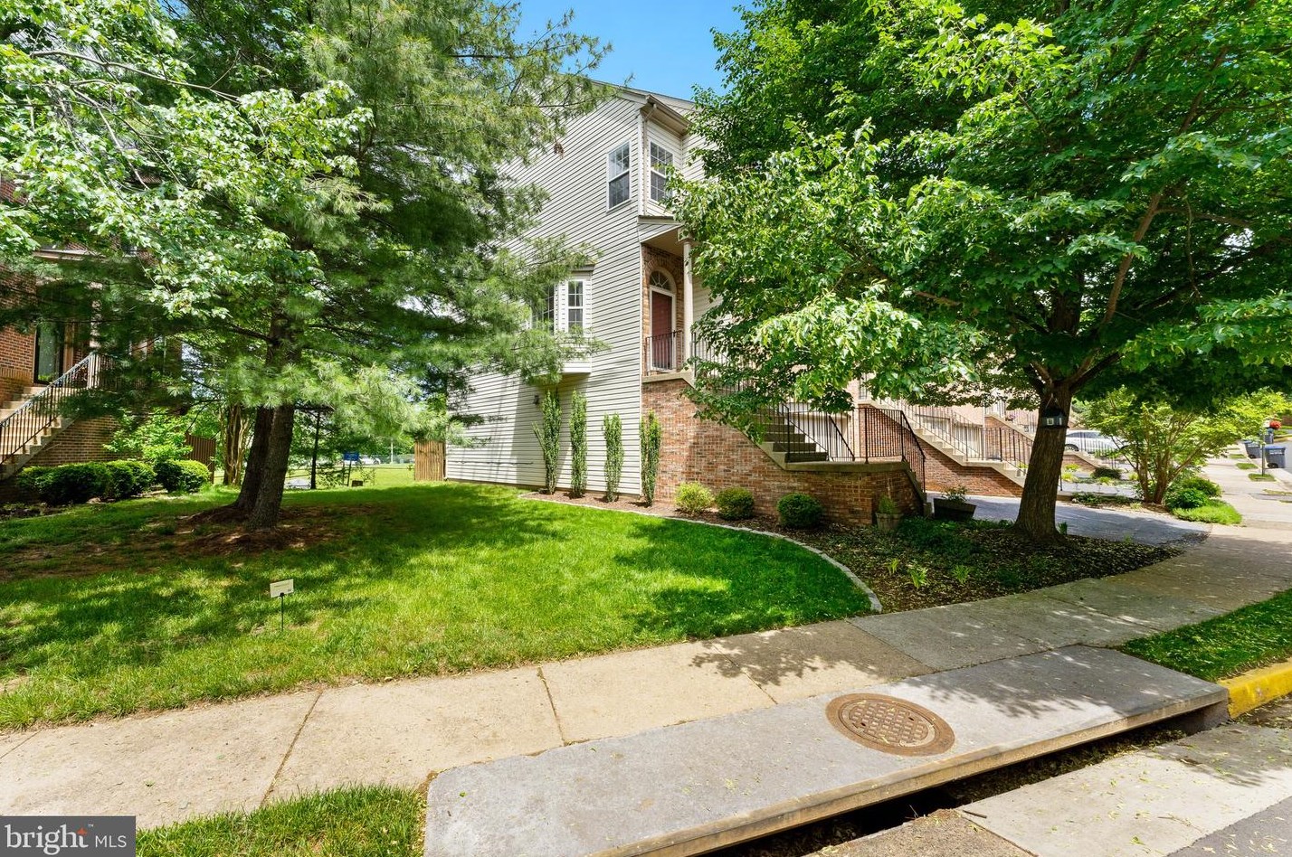 12464 Casbeer Dr, Fairfax VA  22033-4387 exterior