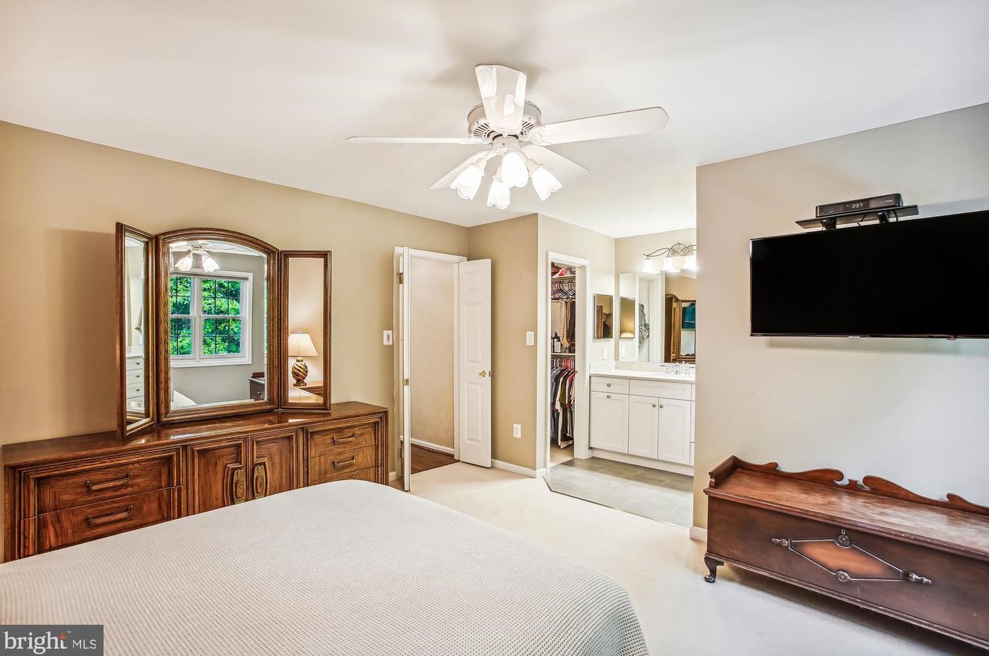 6142 Franconia Sta Ln, Alexandria VA 22310-2522 exterior