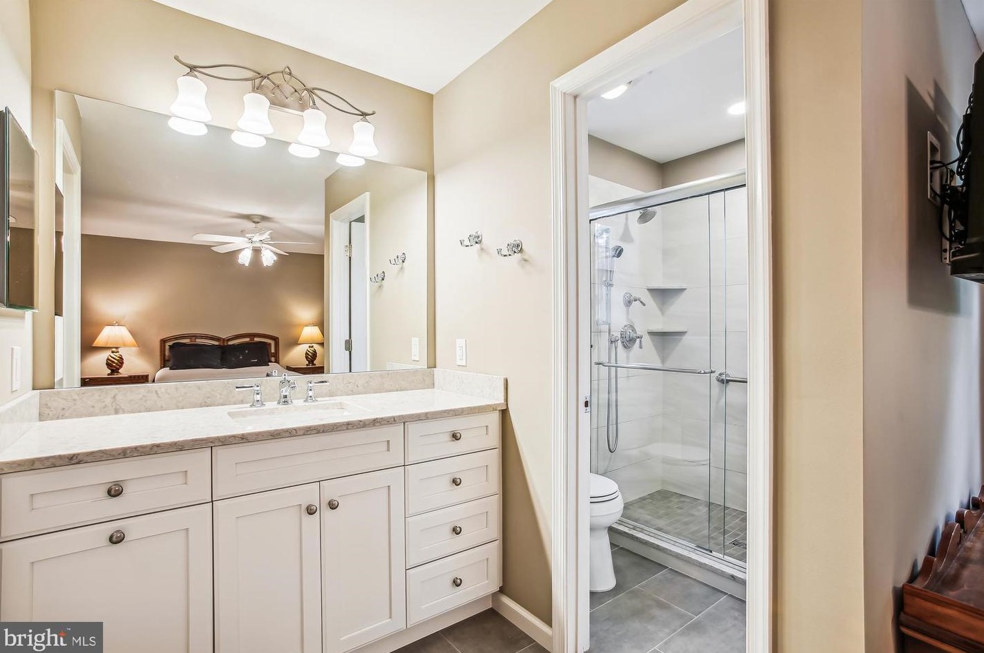 6142 Franconia Sta Ln, Alexandria VA 22310-2522 exterior