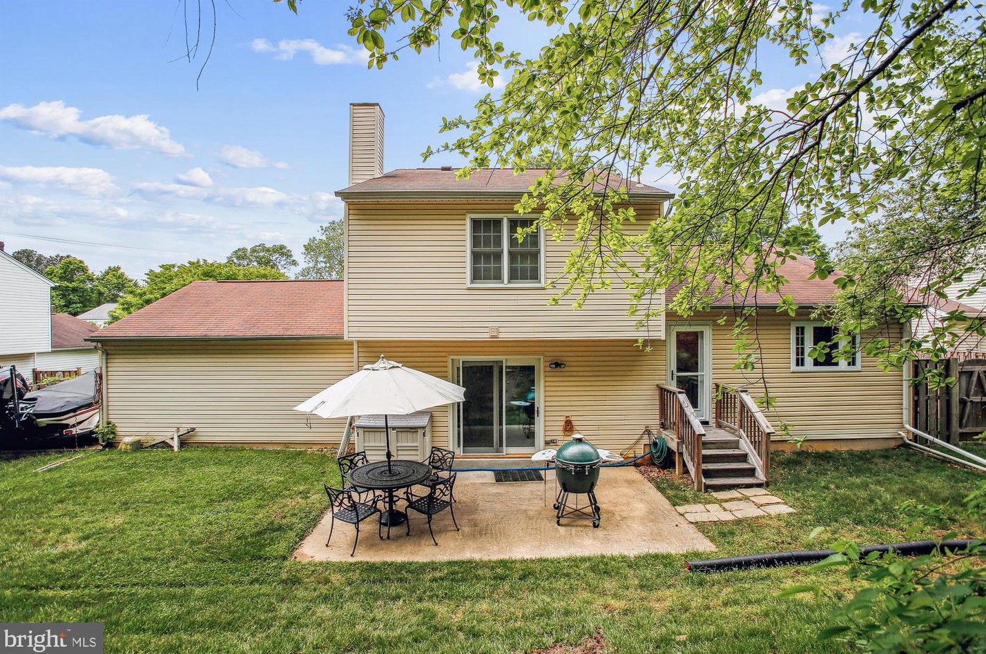 6142 Franconia Sta Ln, Alexandria VA 22310-2522 exterior