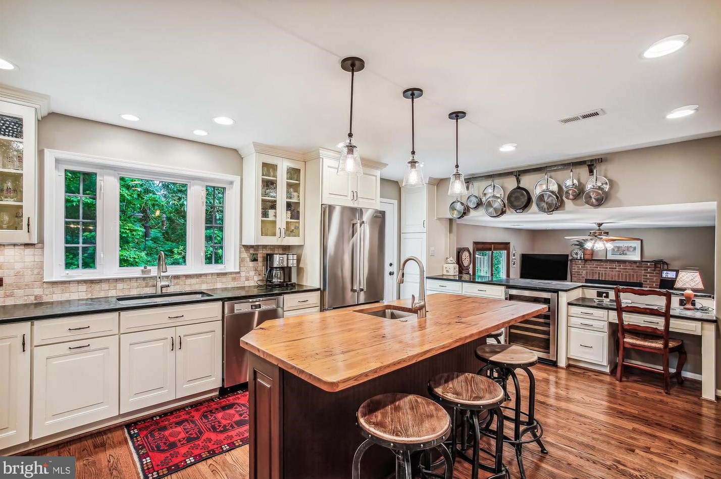 6142 Franconia Sta Ln, Alexandria VA 22310-2522 exterior