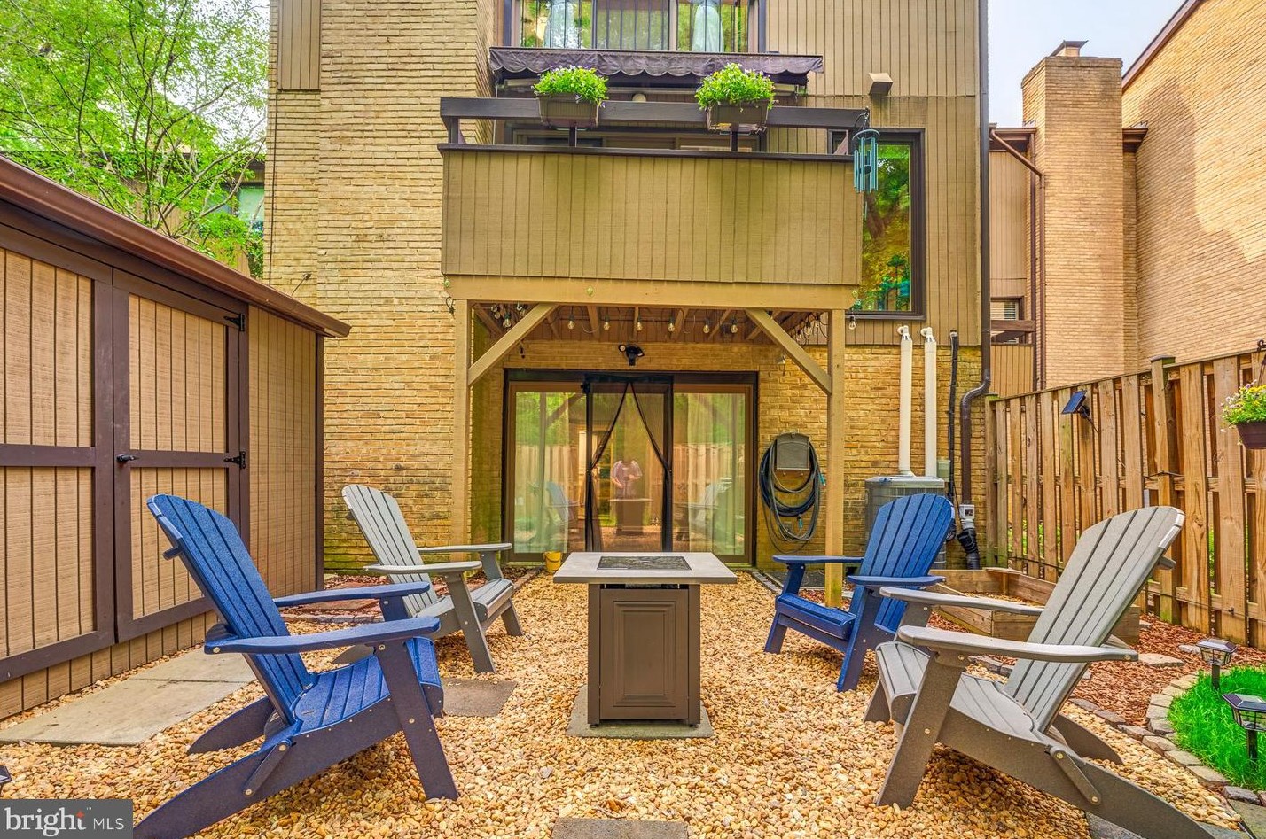 3189 Colchester Brook Ln, Fairfax VA  22031-2608 exterior