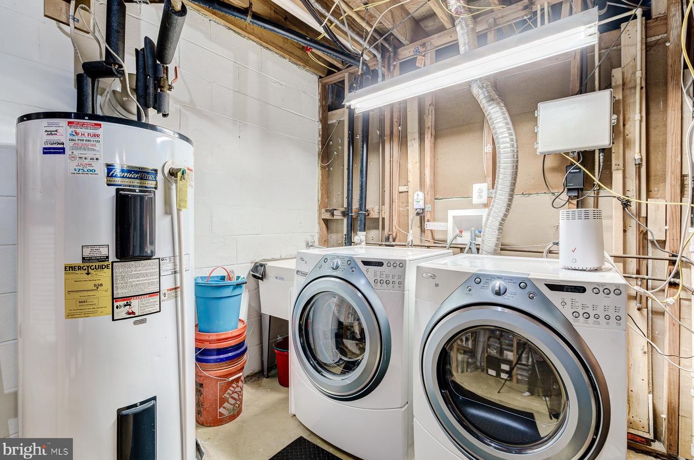 3189 Colchester Brook Ln, Fairfax VA  22031-2608 exterior