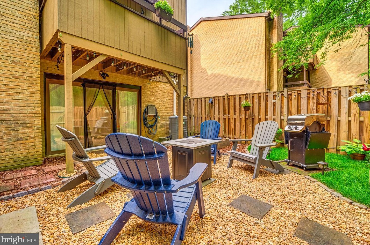 3189 Colchester Brook Ln, Fairfax VA  22031-2608 exterior