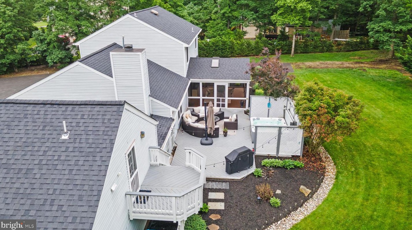 12415 Rochester Dr, Fairfax VA  22030-6417 exterior