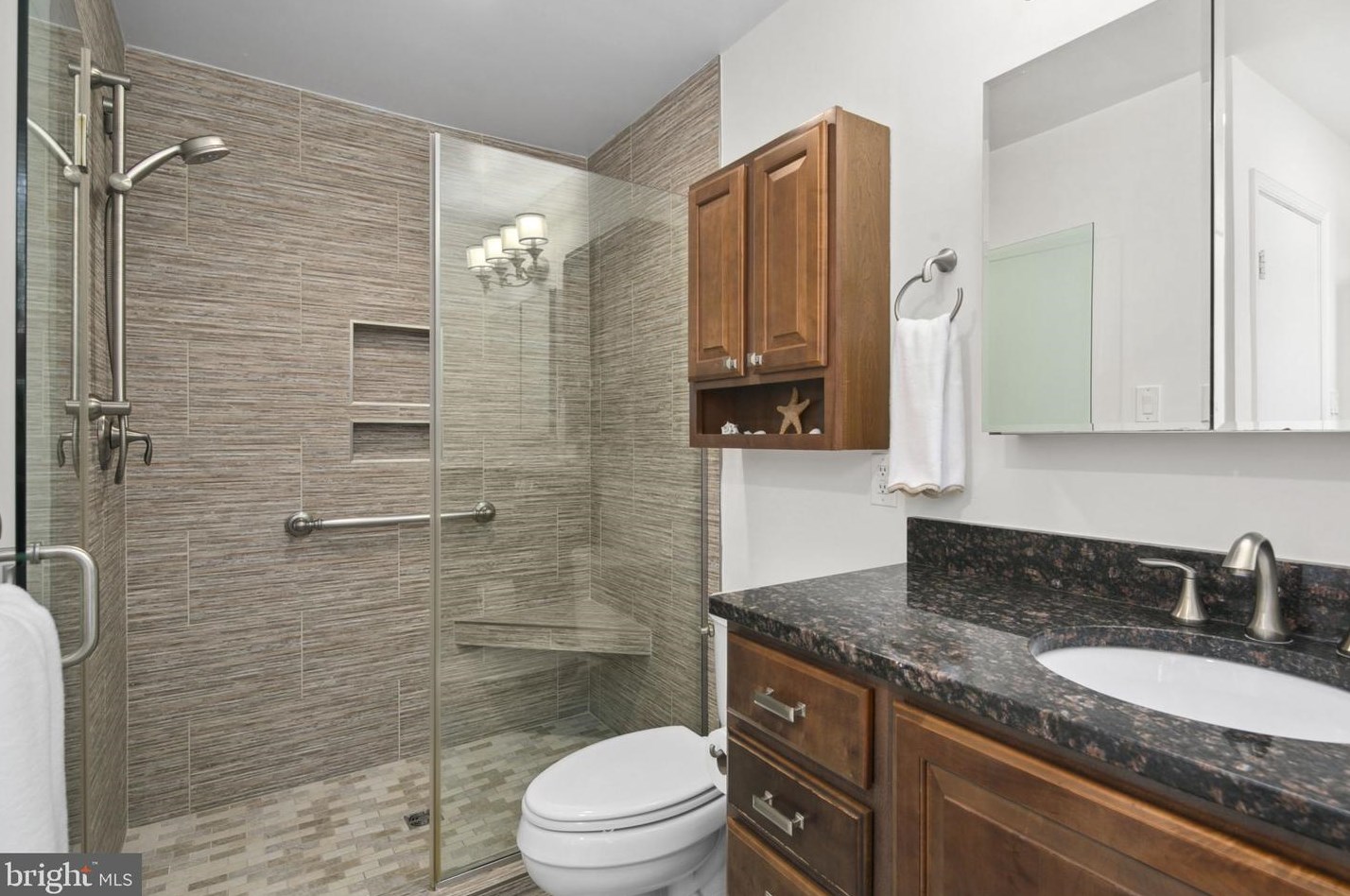 12415 Rochester Dr, Fairfax VA  22030-6417 exterior