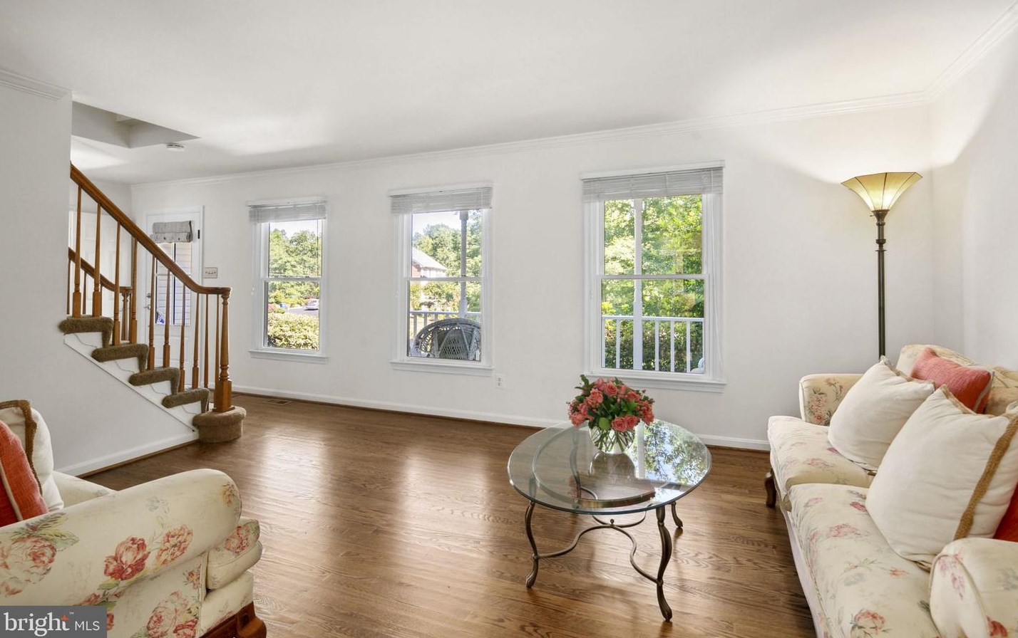 12415 Rochester Dr, Fairfax VA  22030-6417 exterior