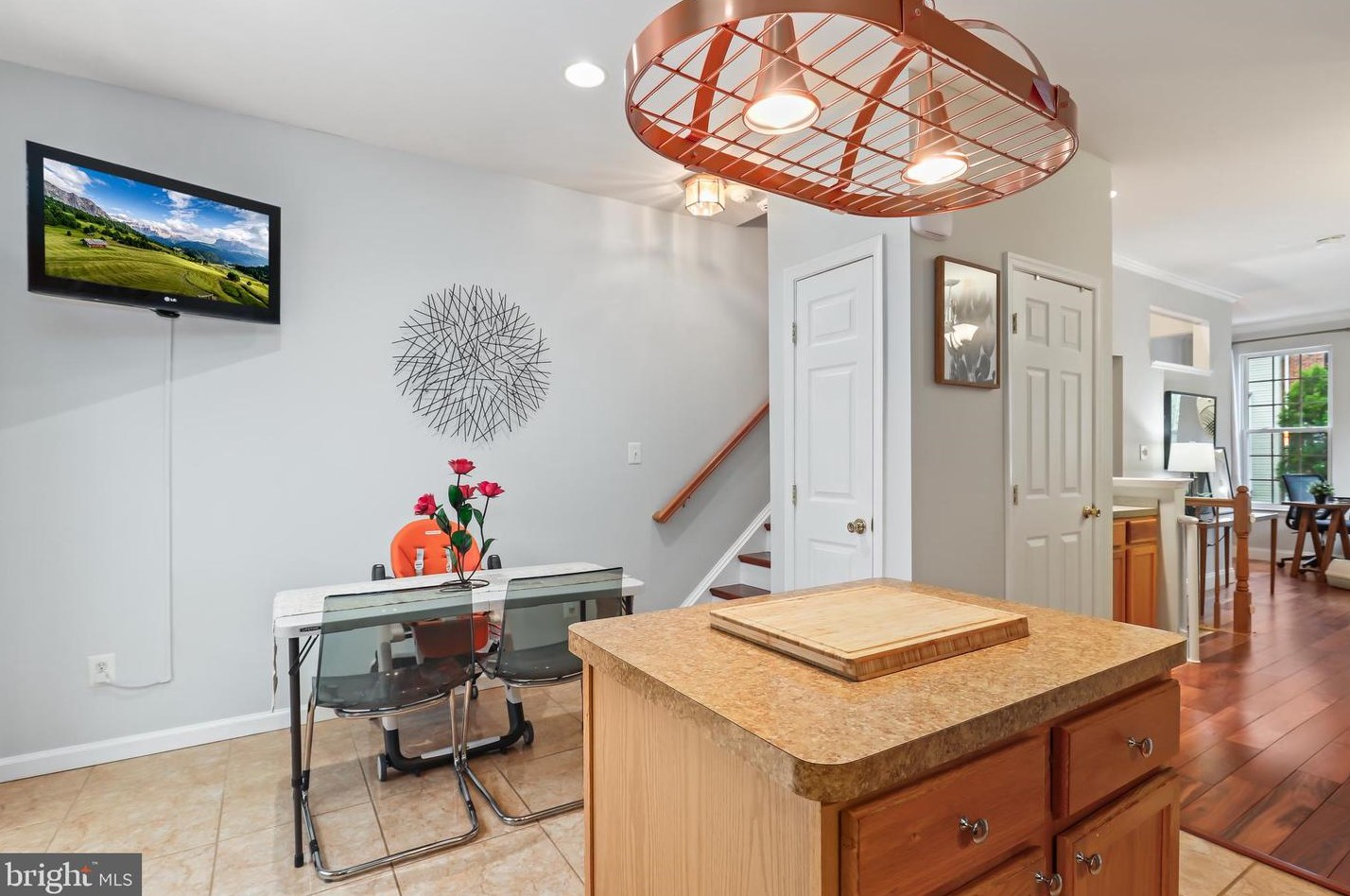 8516 Towne Mnr Ct, Alexandria VA 22309-4504 exterior