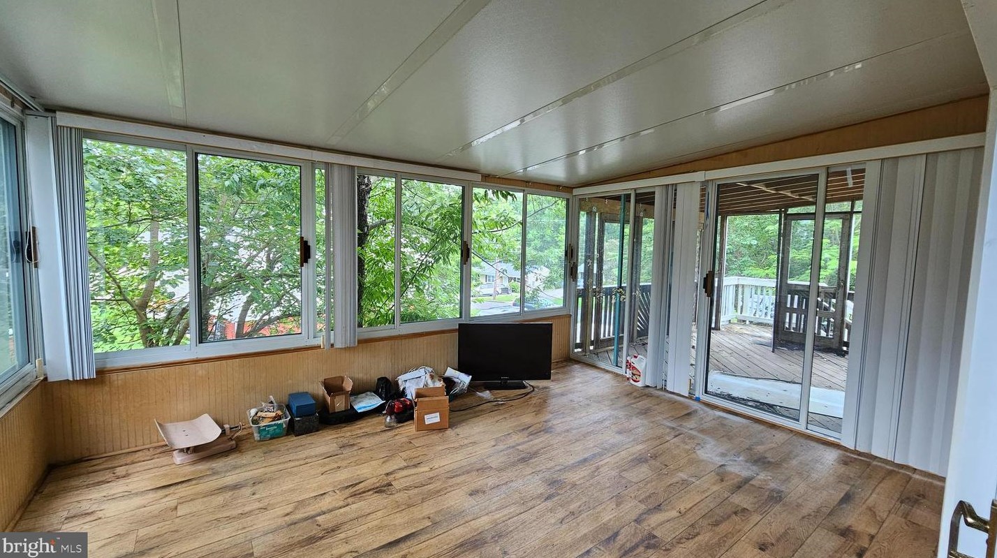 4313 Javins Dr, Alexandria VA 22310-2070 exterior