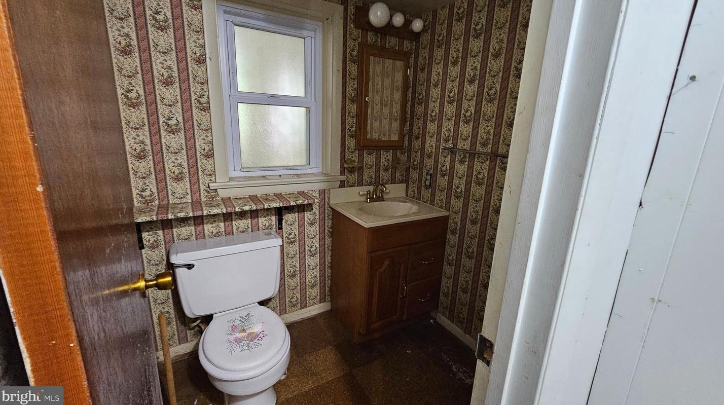 4313 Javins Dr, Alexandria VA 22310-2070 exterior