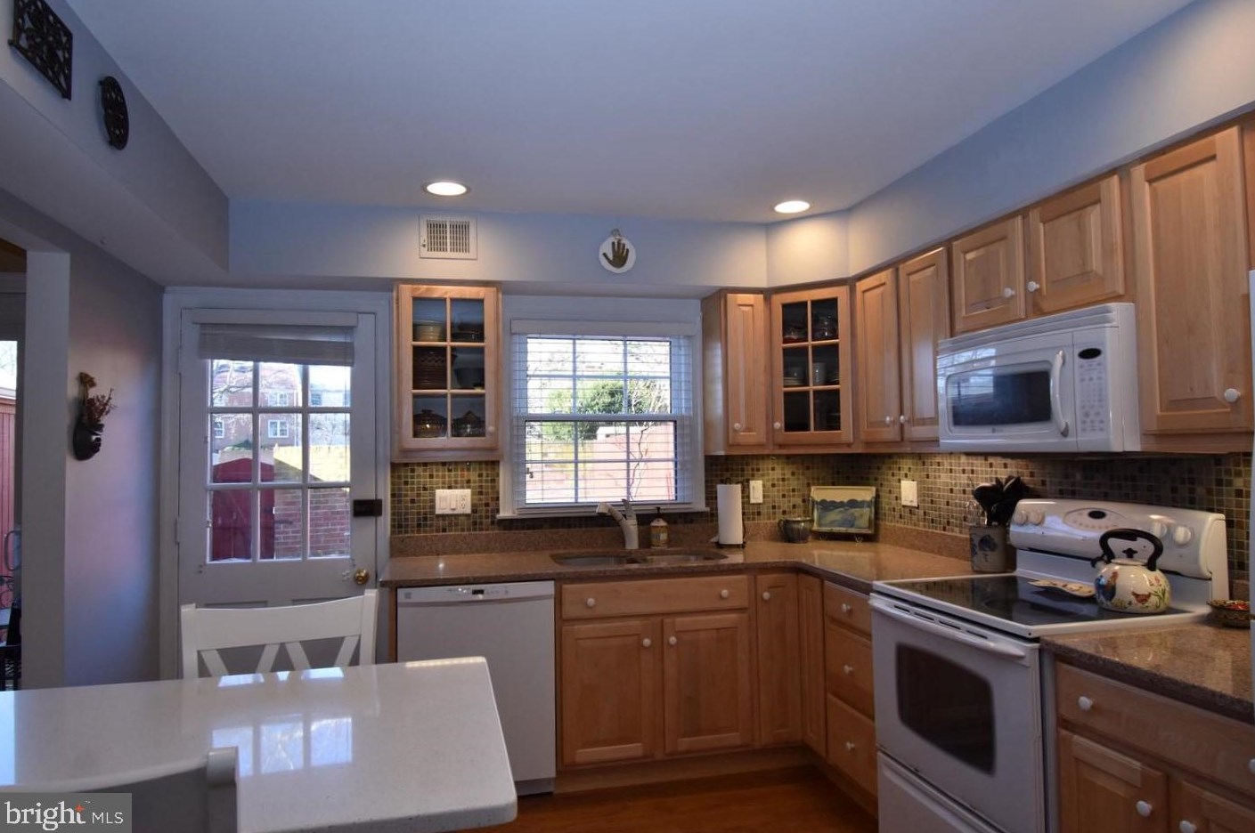 8244 Carrleigh Pkwy, Springfield VA  22152-1728 exterior