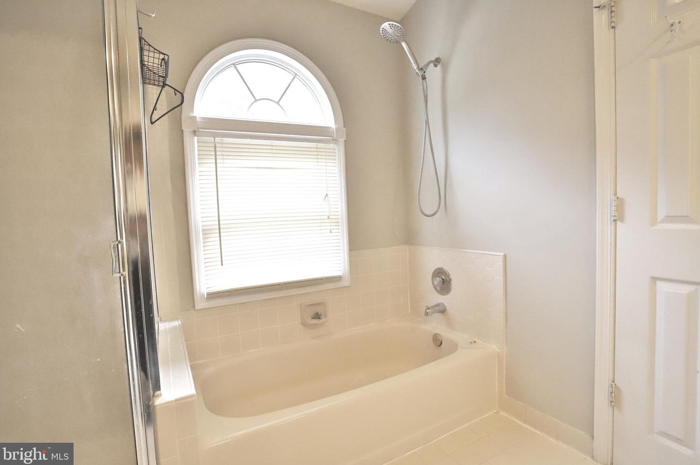 14637 Battery Ridge Ln, Centreville VA  20120-2889 exterior