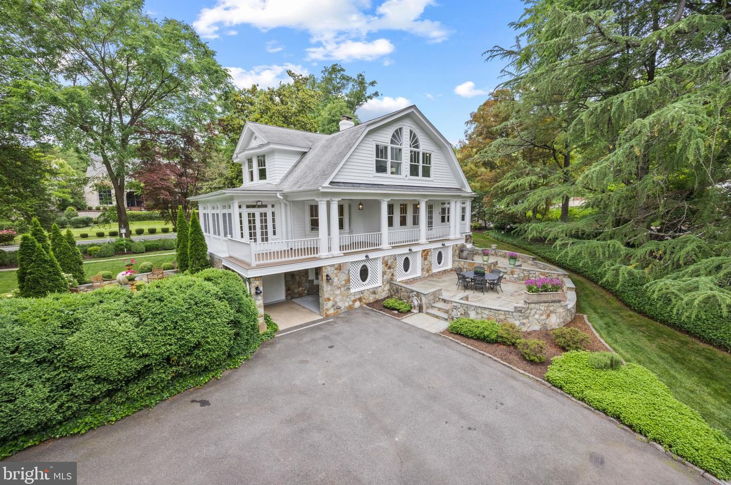 831 Herbert Springs Rd, Alexandria VA 22308-1320 exterior