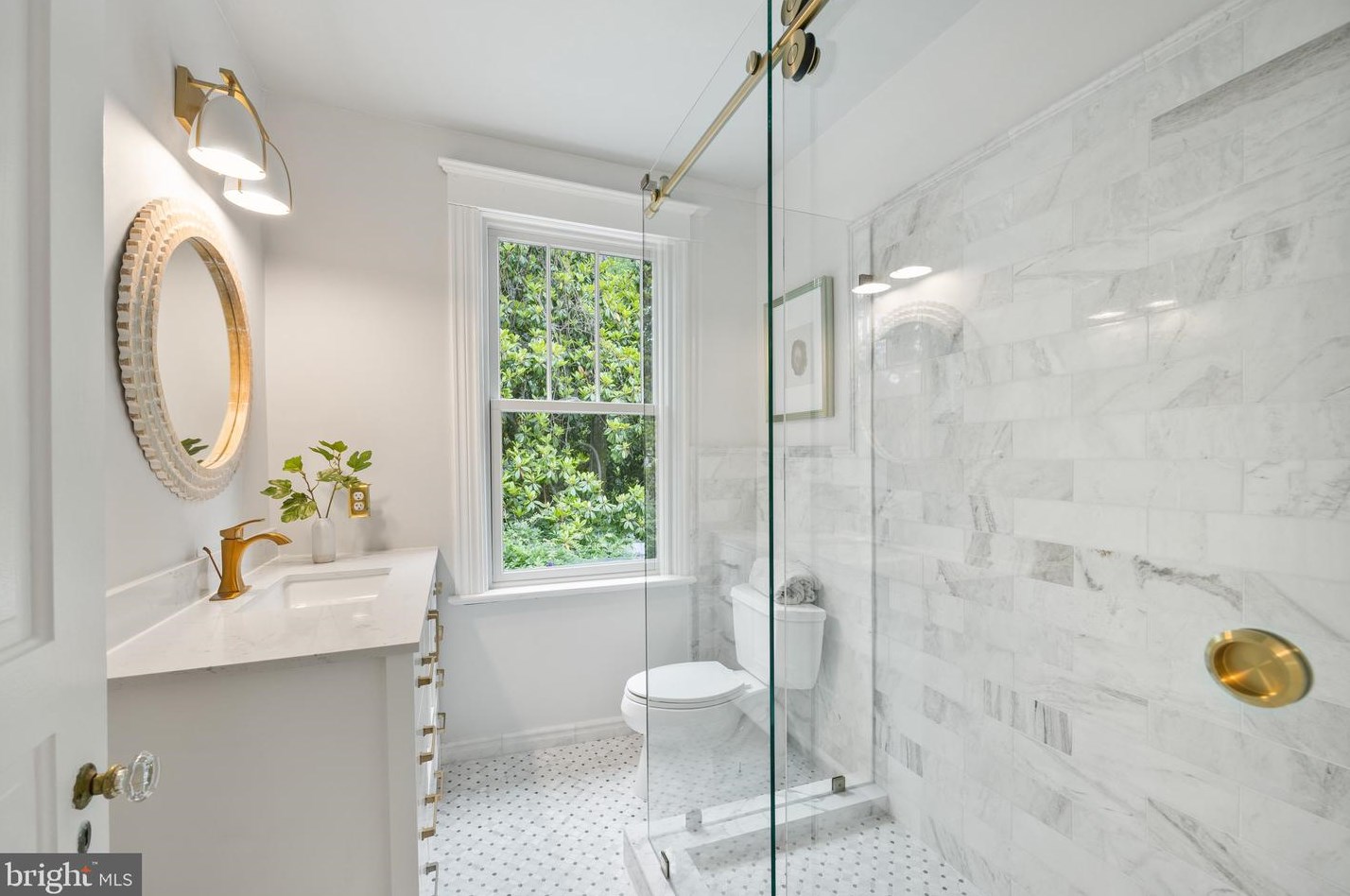 831 Herbert Springs Rd, Alexandria VA 22308-1320 exterior