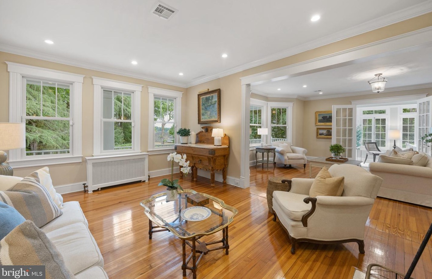 831 Herbert Springs Rd, Alexandria VA 22308-1320 exterior