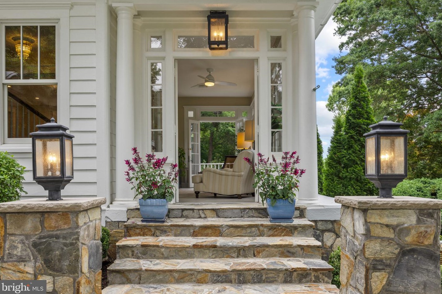 831 Herbert Springs Rd, Alexandria VA 22308-1320 exterior