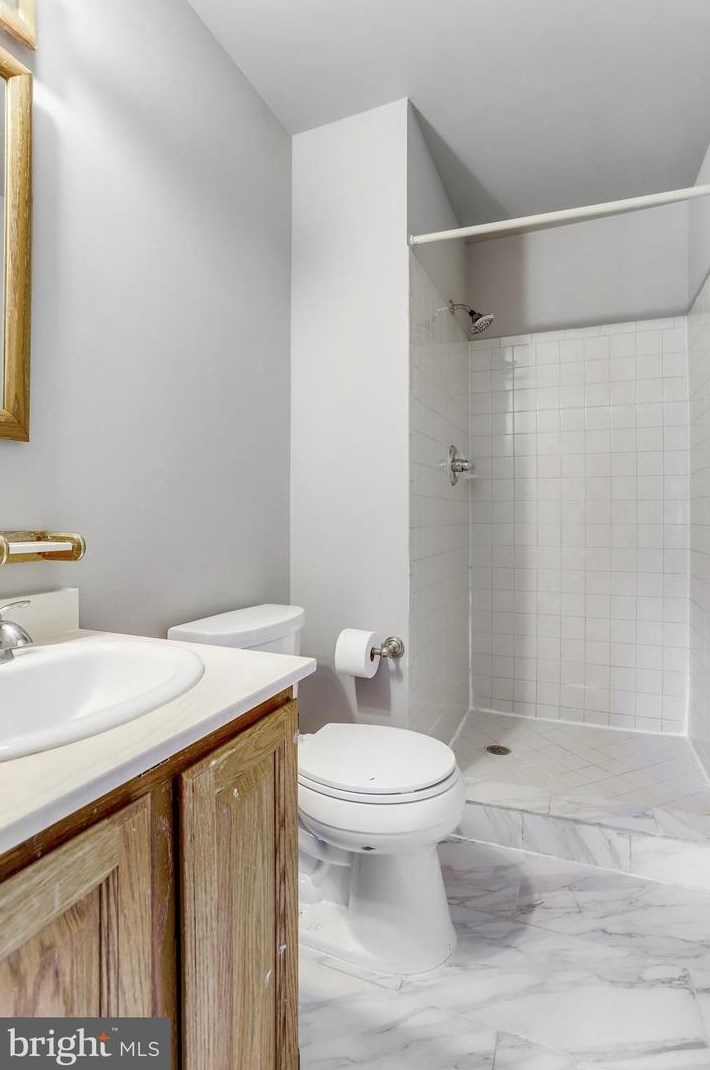 6600 Indian Trl Ct, Alexandria VA 22310-2411 exterior