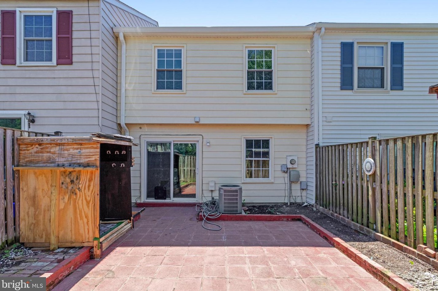 6600 Indian Trl Ct, Alexandria VA 22310-2411 exterior