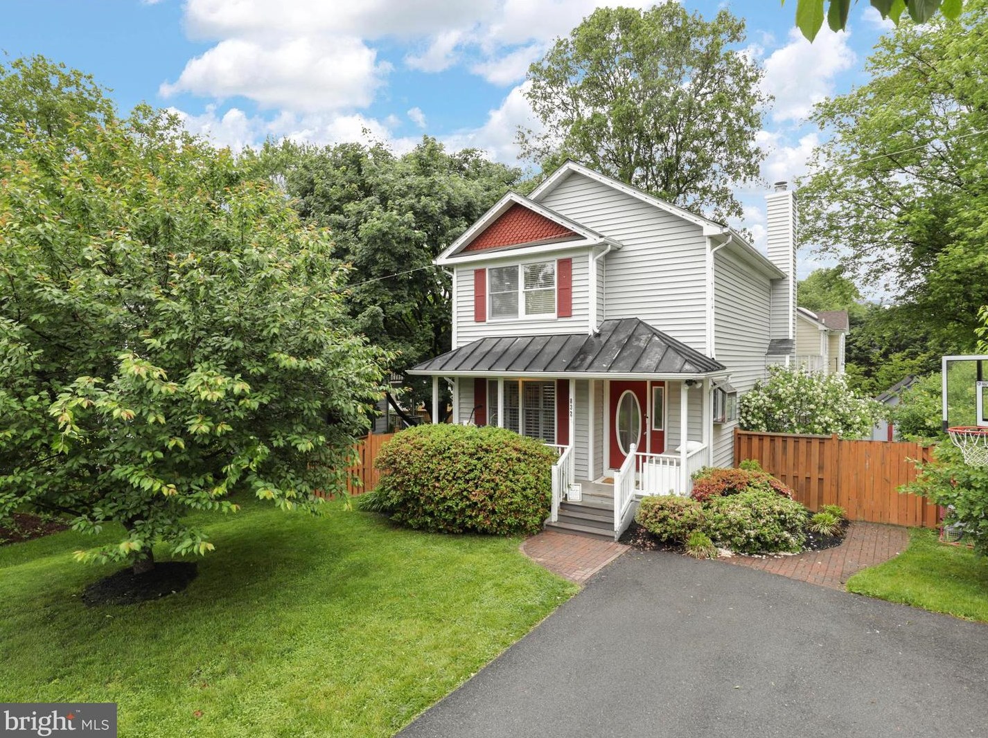 8324 2nd Ave, Vienna VA  22182-5147 exterior