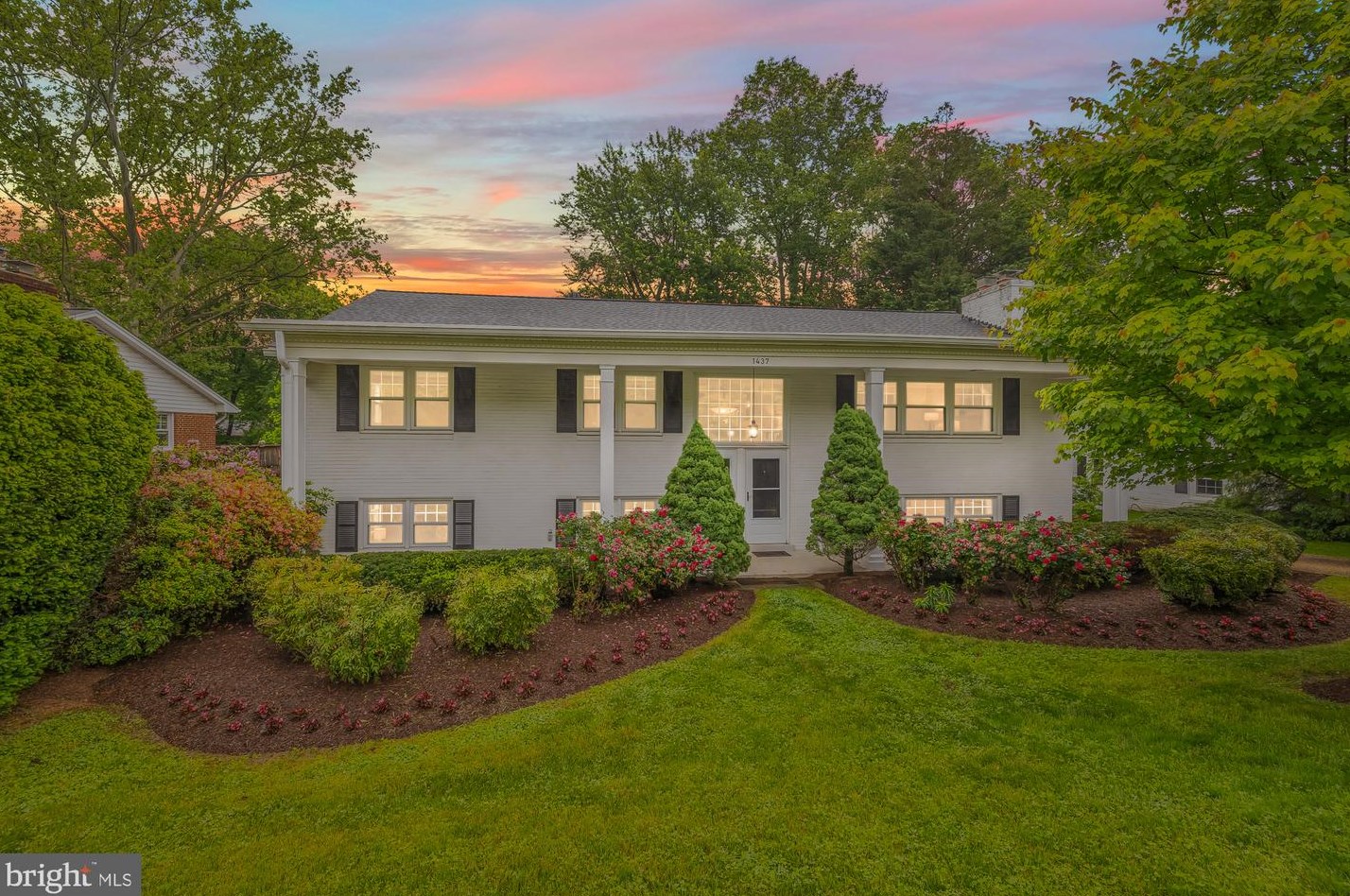 1437 Cola Dr, Mc Lean VA  22101-3158 exterior