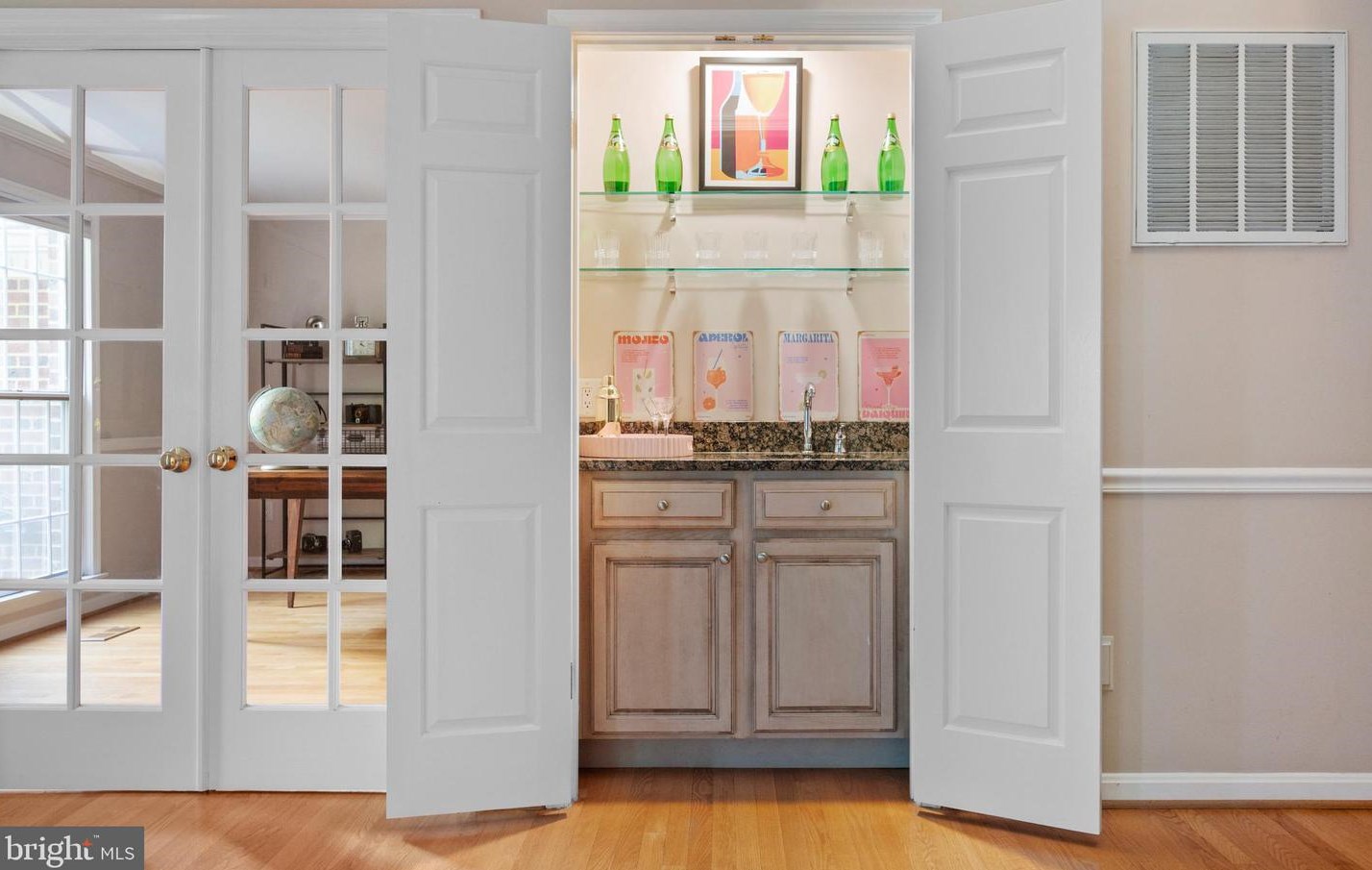 5306 Mt Vernon Memorial Hwy, Alexandria VA 22309-3324 exterior