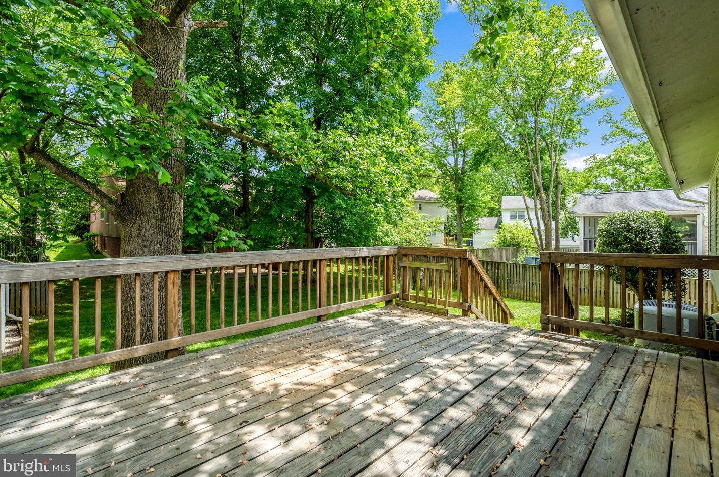 2231 Malraux Dr, Vienna VA  22182-5042 exterior