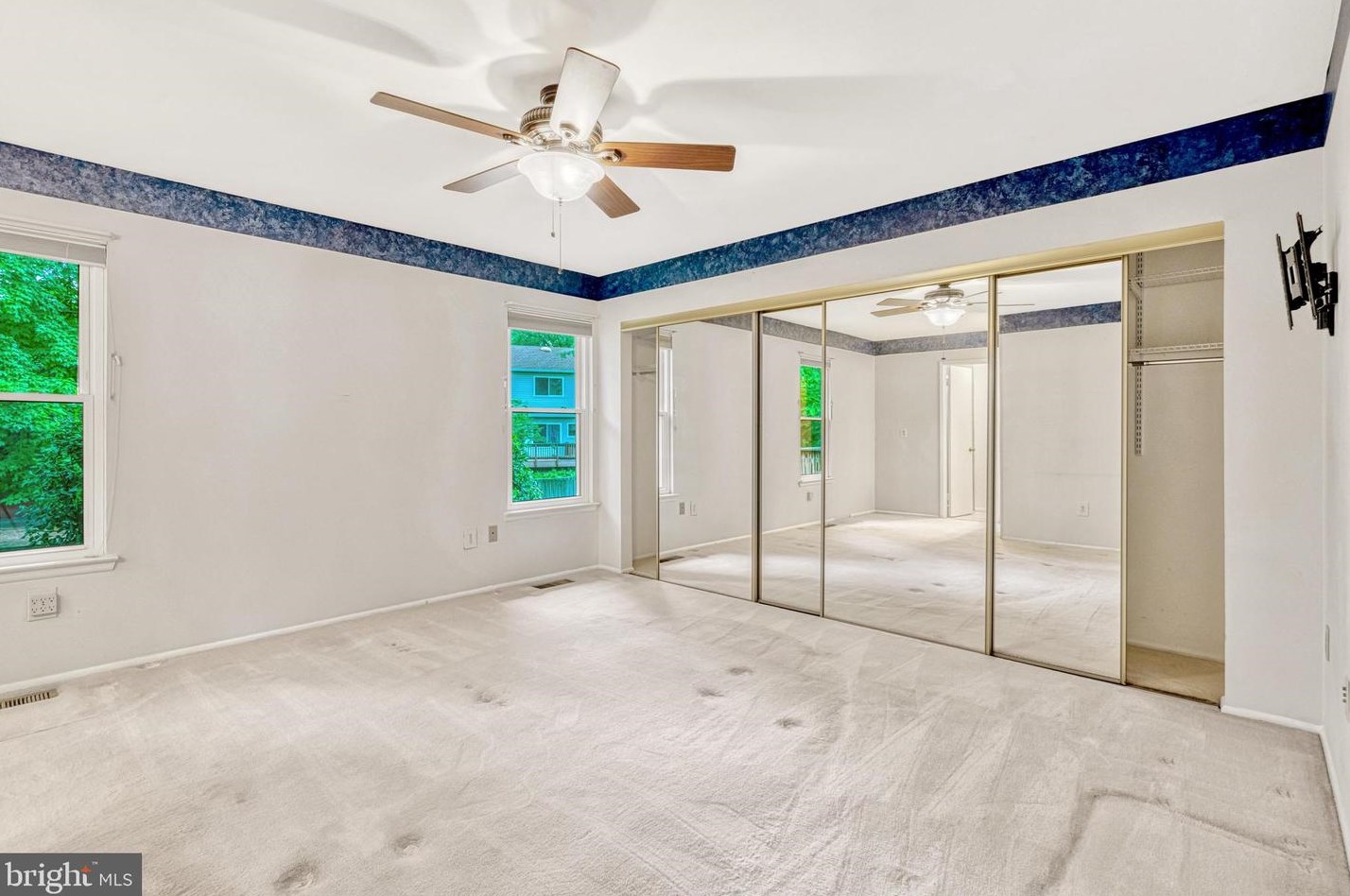 2231 Malraux Dr, Vienna VA  22182-5042 exterior