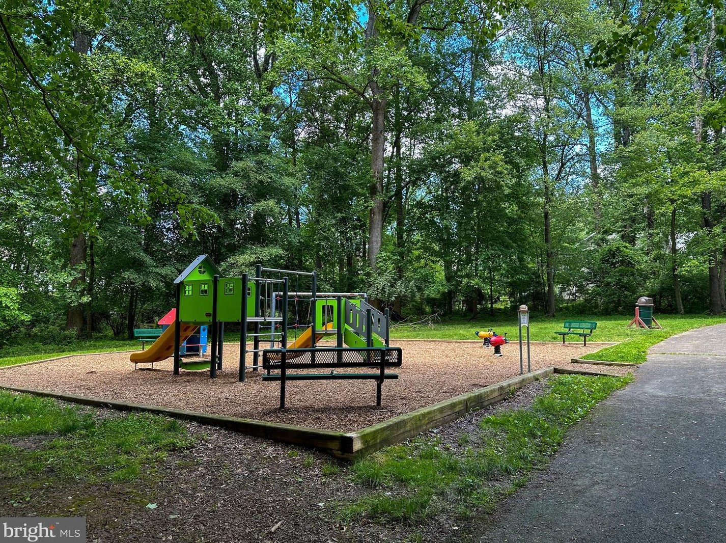 2231 Malraux Dr, Vienna VA  22182-5042 exterior