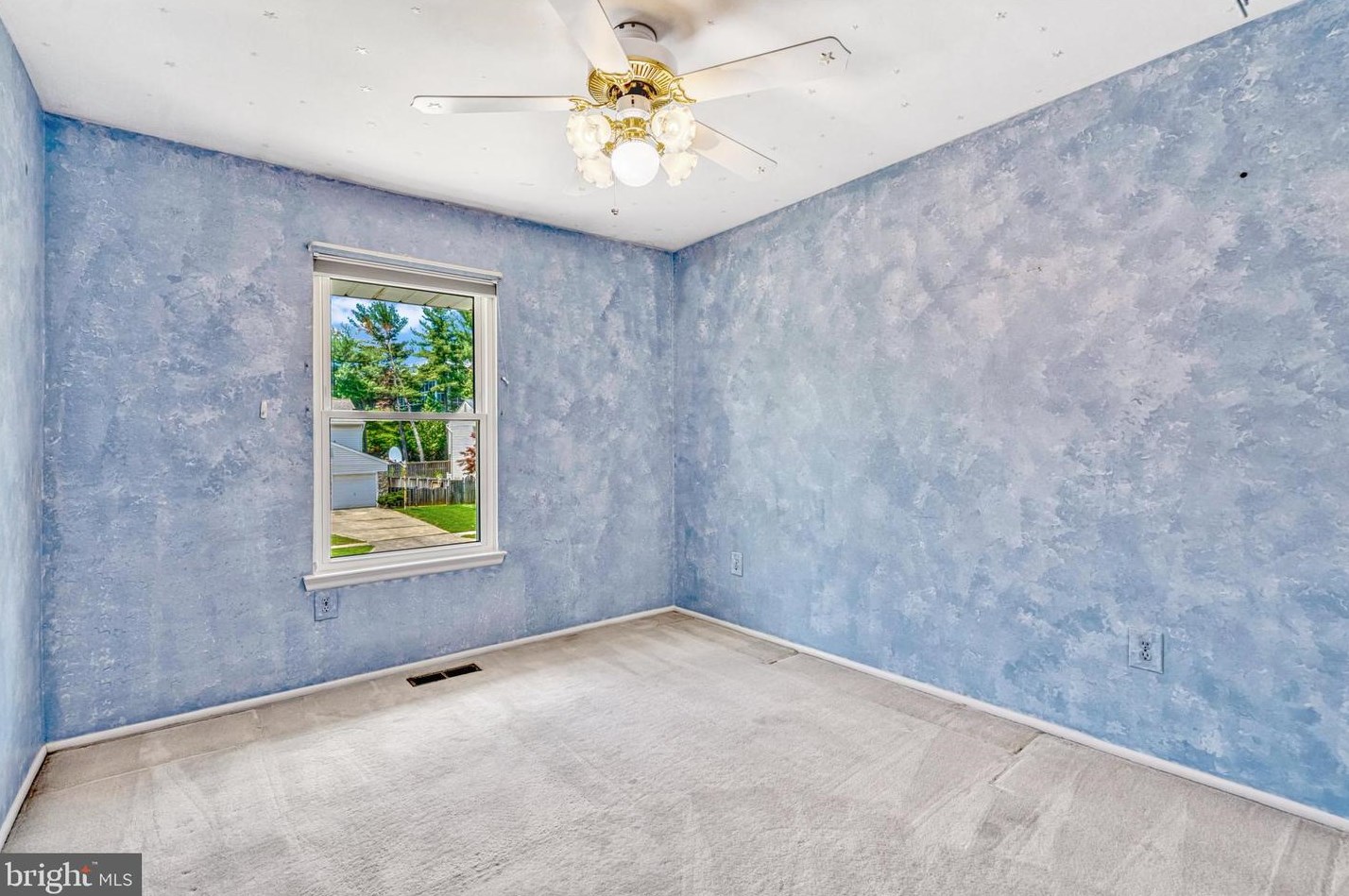 2231 Malraux Dr, Vienna VA  22182-5042 exterior