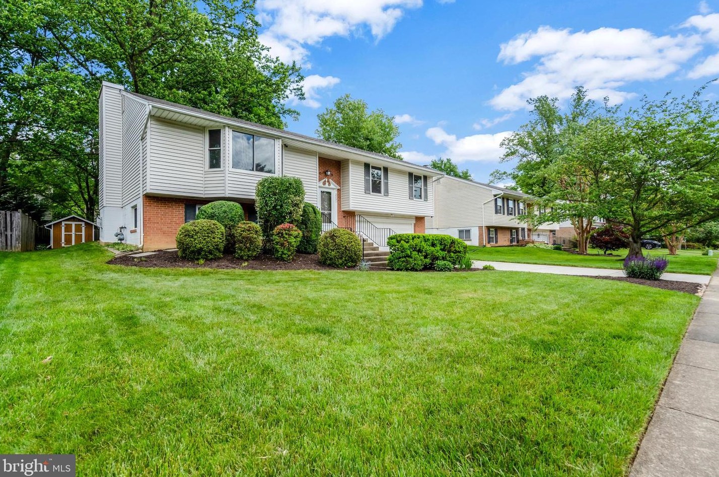 2231 Malraux Dr, Vienna VA  22182-5042 exterior