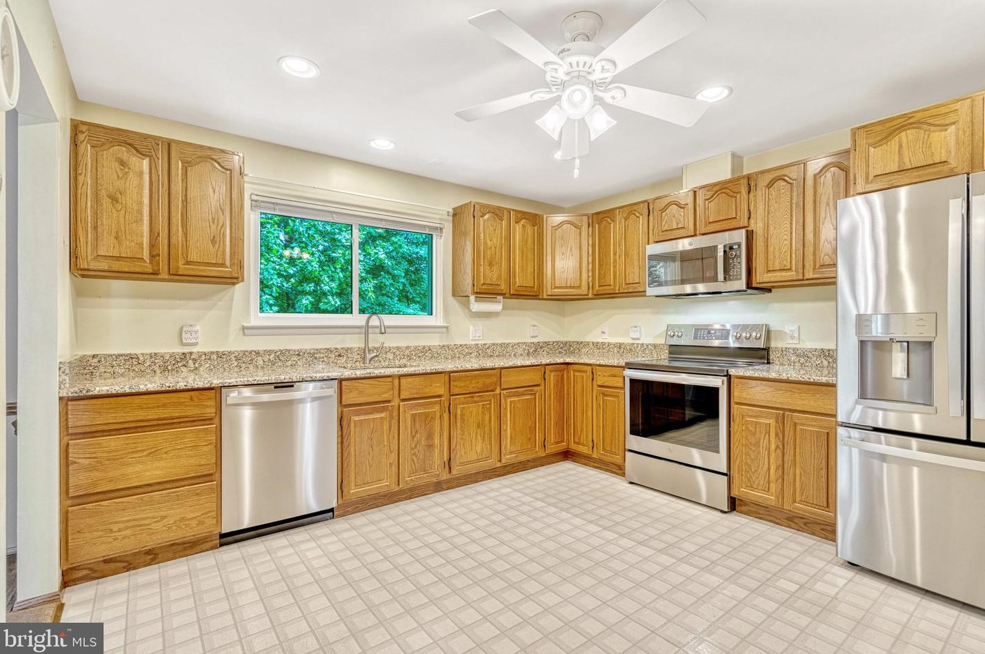 2231 Malraux Dr, Vienna VA  22182-5042 exterior