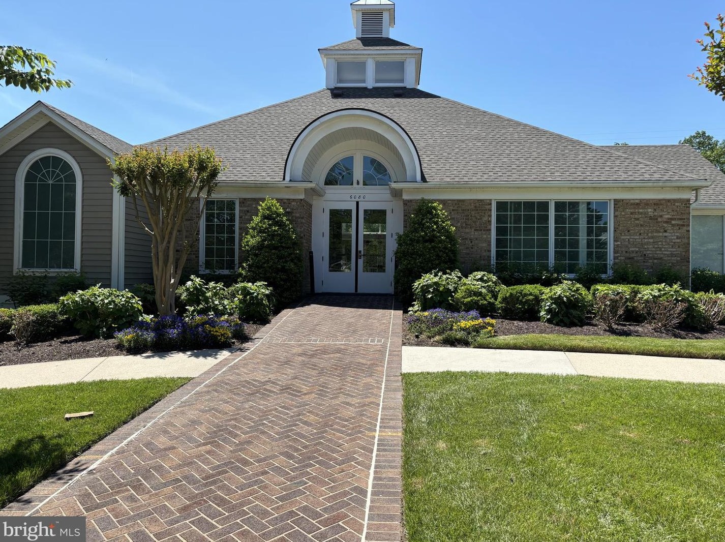 6113 Liverpool Ln, Alexandria VA 22315-4720 exterior