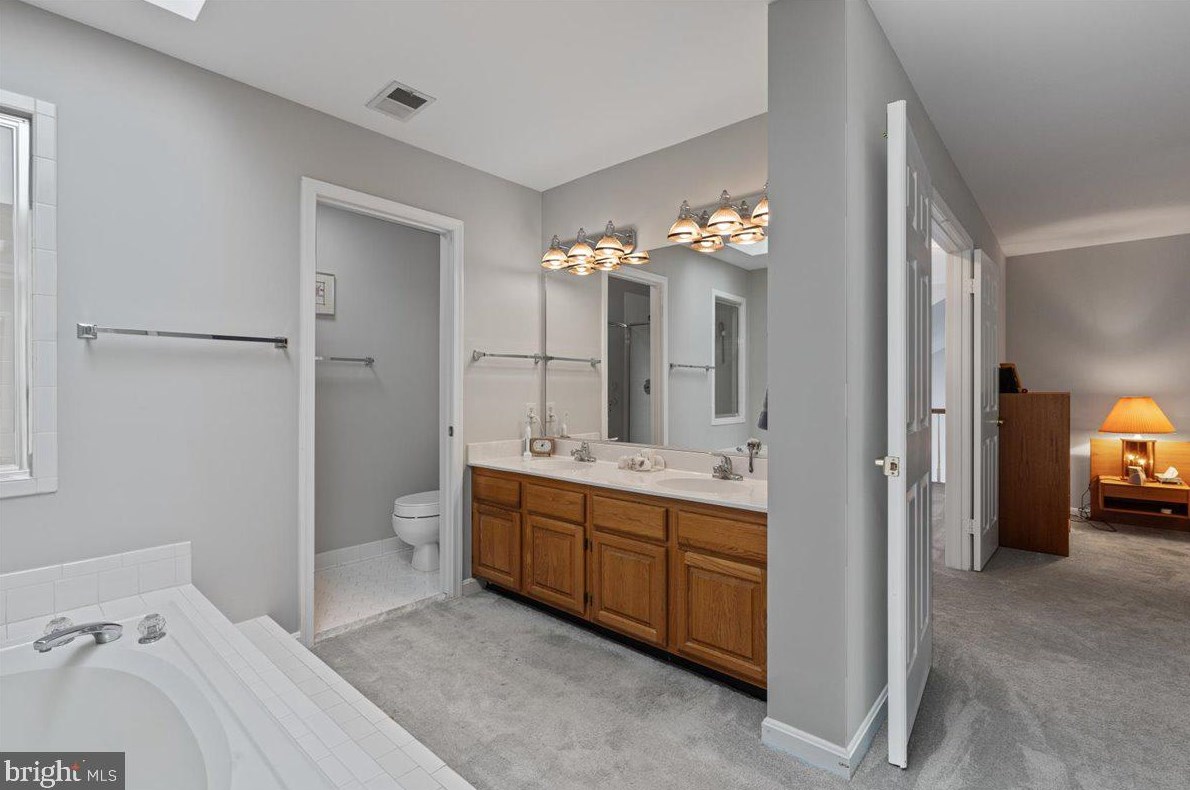 6510 Palisades Dr, Centreville VA  20121-3811 exterior